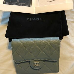 Chanel wallet in green caviar leather